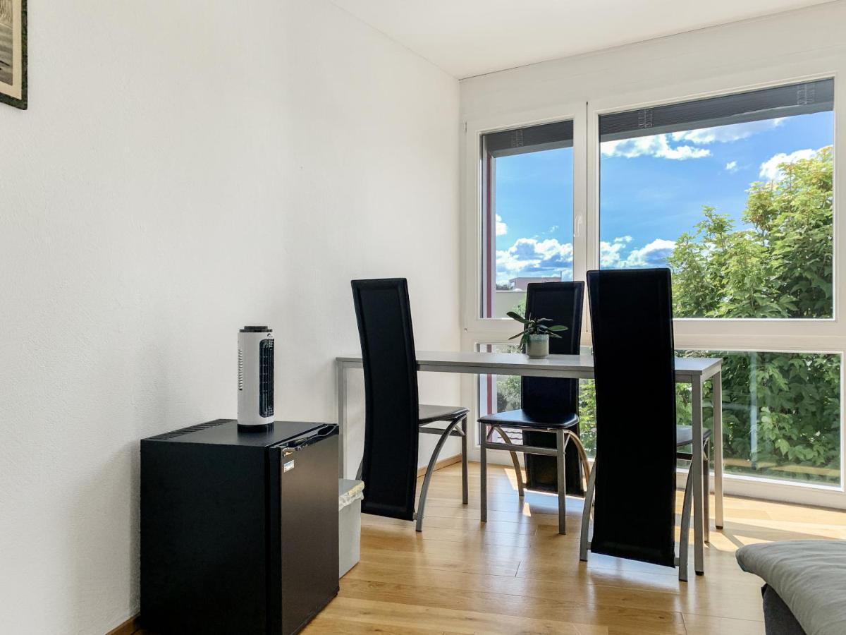 Haus Zur Lilie Ξενοδοχείο Hinwil Εξωτερικό φωτογραφία